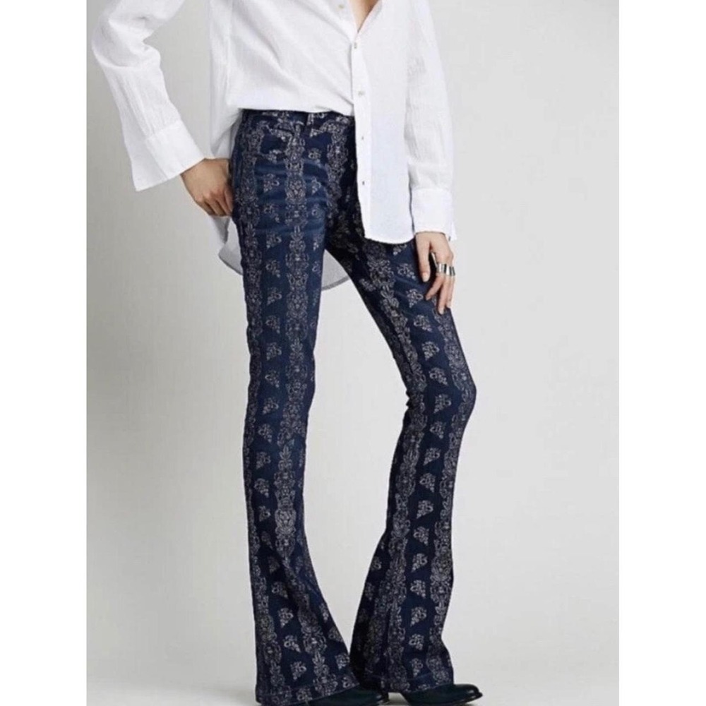Free People Women's Silver City Foiled Flare Stretch Boho Blue Jeans Size 25